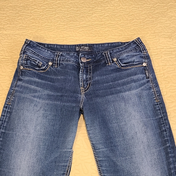 Silver Suki slim bootcut distressed jeans size 33 - Picture 3 of 10